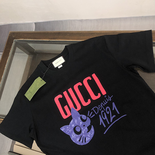 グッチコピー  プリント加工ロゴ半袖Tシャツ
