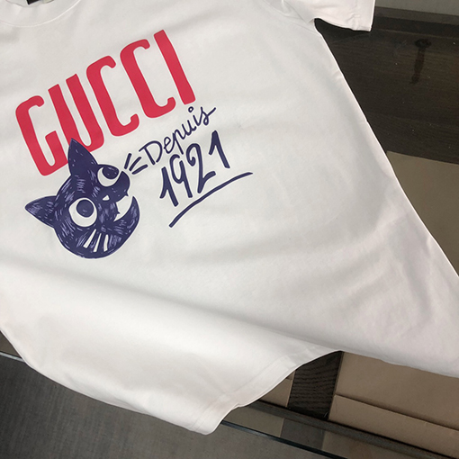 グッチコピー  プリント加工ロゴ半袖Tシャツ