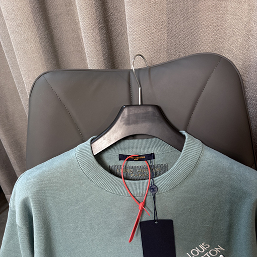 ルイヴィトンスーパーコピー 新しいピン編み半袖Tシャツ