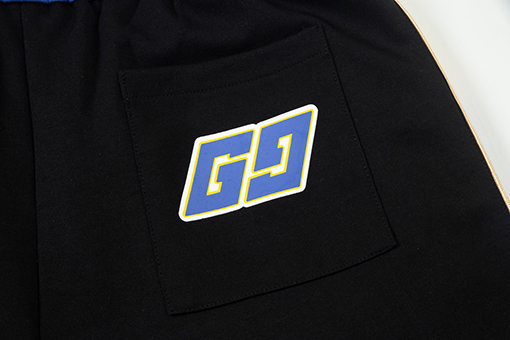 グッチスーパーコピー アルファベットプリントロゴショーツ