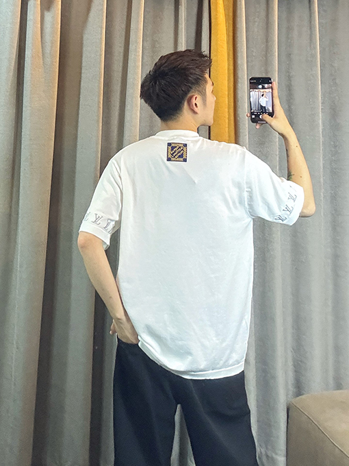 ルイヴィトン アルファベットサラウンド袖口半袖Tシャツ