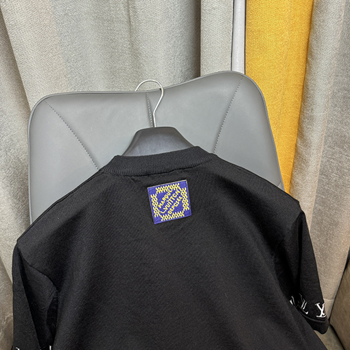 ルイヴィトン アルファベットサラウンド袖口半袖Tシャツ