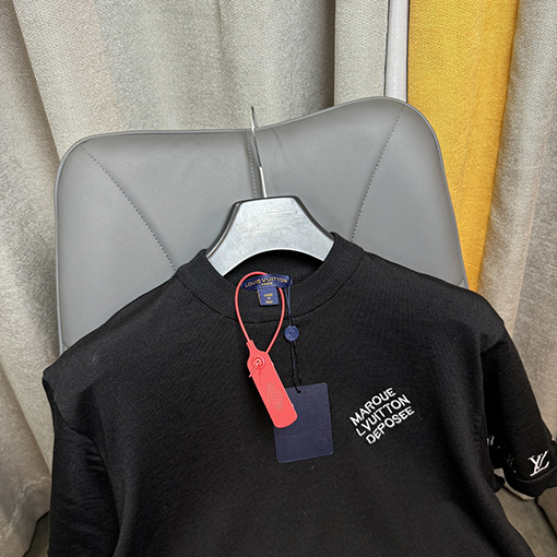 ルイヴィトン アルファベットサラウンド袖口半袖Tシャツ