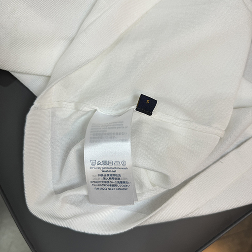 ルイヴィトン    アルファベットサラウンド袖口半袖Tシャツ