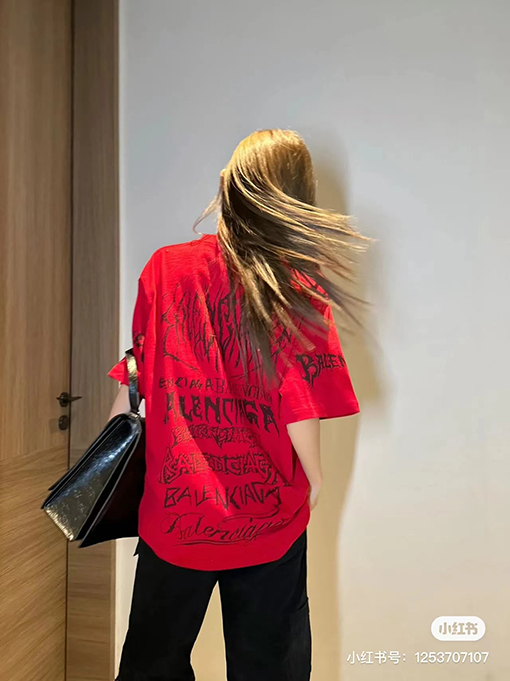 バレンシアガ   ドラゴンイヤー限定プリント半袖Tシャツ