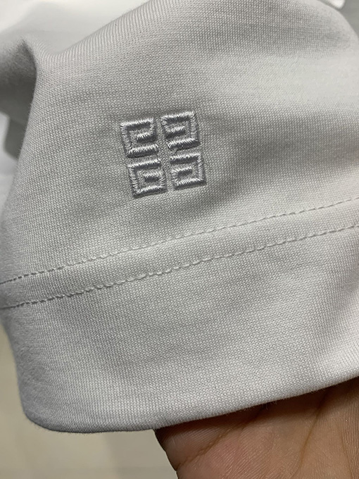 ジバンシイ   ユニコーン刺繍半袖Tシャツ