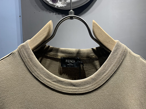 フェンディスーパーコピー 砂を炒めて水を洗う半袖Tシャツ