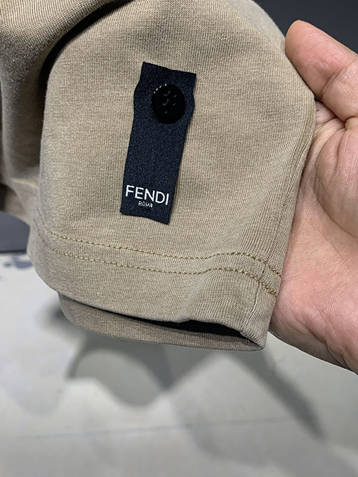 フェンディスーパーコピー 砂を炒めて水を洗う半袖Tシャツ