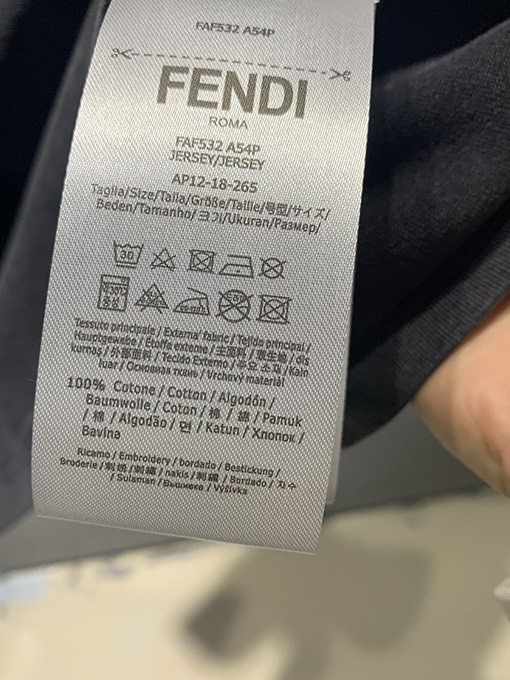 フェンディスーパーコピー   砂を炒めて水を洗う半袖Tシャツ