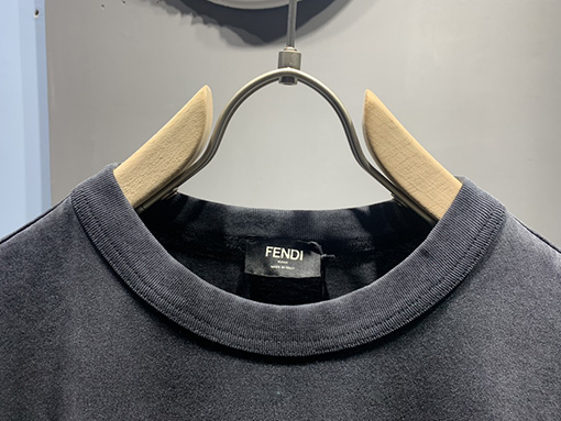 フェンディスーパーコピー 砂を炒めて水を洗う半袖Tシャツ