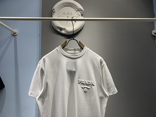 プラダ ブレスレットロゴエンボスロゴ半袖Tシャツ
