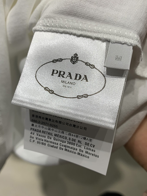 プラダ ブレスレットロゴエンボスロゴ半袖Tシャツ