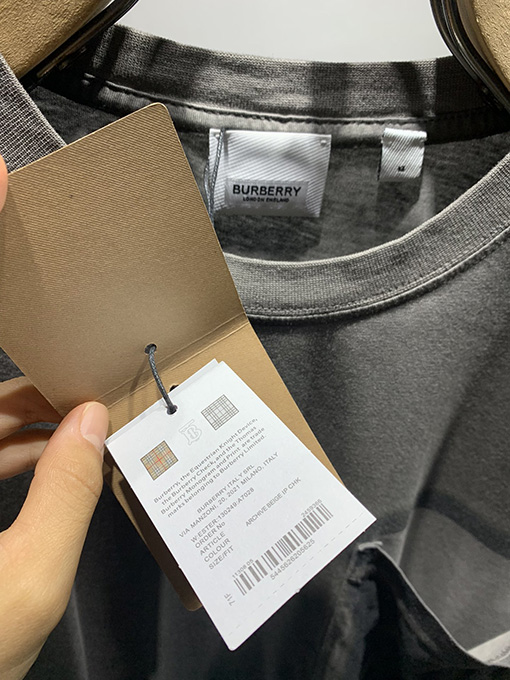 バーバリー 塩を炒めて水を洗って古い半袖Tシャツを作る