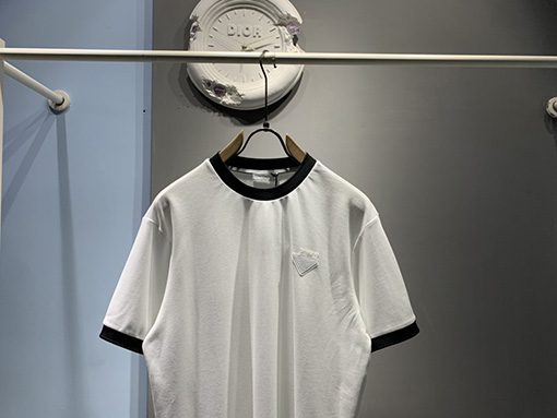 プラダ   ロゴ入り半袖Tシャツ