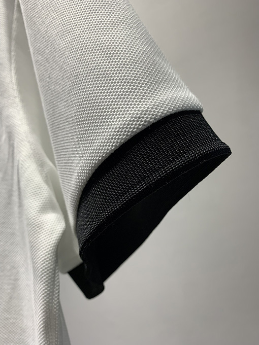 プラダ   ロゴ入り半袖Tシャツ