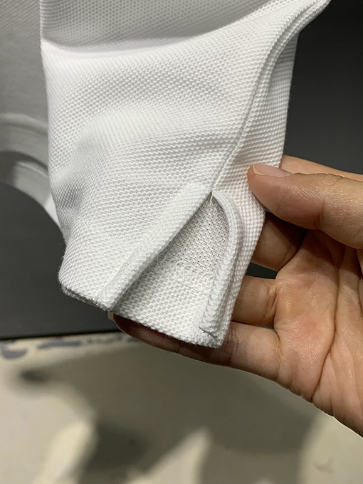 プラダ   ロゴ入り半袖Tシャツ