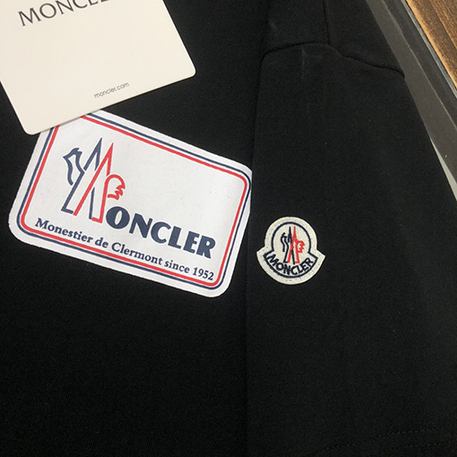 モンクレール ロゴプリントデザイン半袖Tシャツ