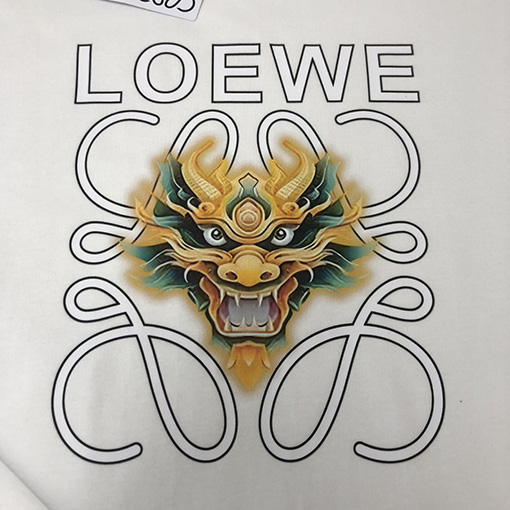 ロエベ 新しいドラゴン年のロゴ半袖Tシャツ