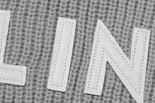 セリーヌコピー 刺繍文字クルーネックウールセーター