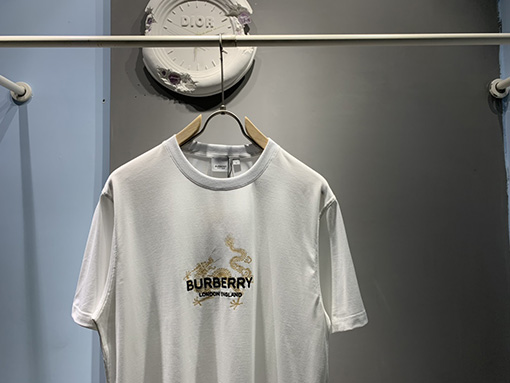 バーバリー ドラゴンイヤー刺繍半袖Tシャツ