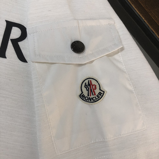 モンクレール アルファベットプリントロゴ半袖Tシャツ