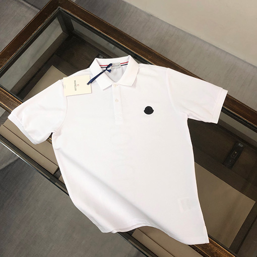 モンクレール 胸元のロゴ柄半袖Tシャツ