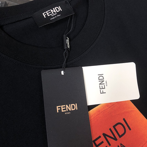 フェンディ   バックパックくまのプリント半袖Tシャツ