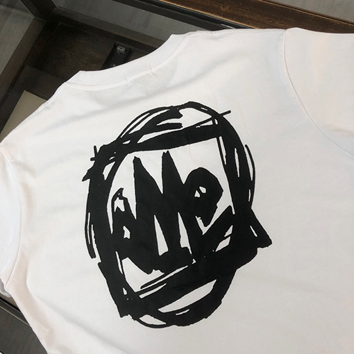 モンクレール   胸の繊細な刺繍ロゴデザイン半袖Tシャツ