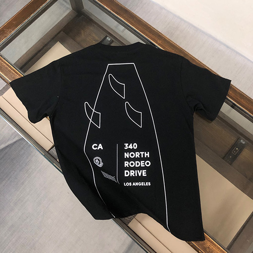 モンクレール  胸の繊細な刺繍ロゴデザイン半袖Tシャツ