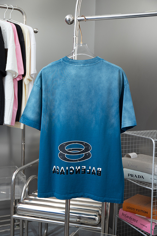 バレンシアガ   ロゴデザイン半袖Tシャツ
