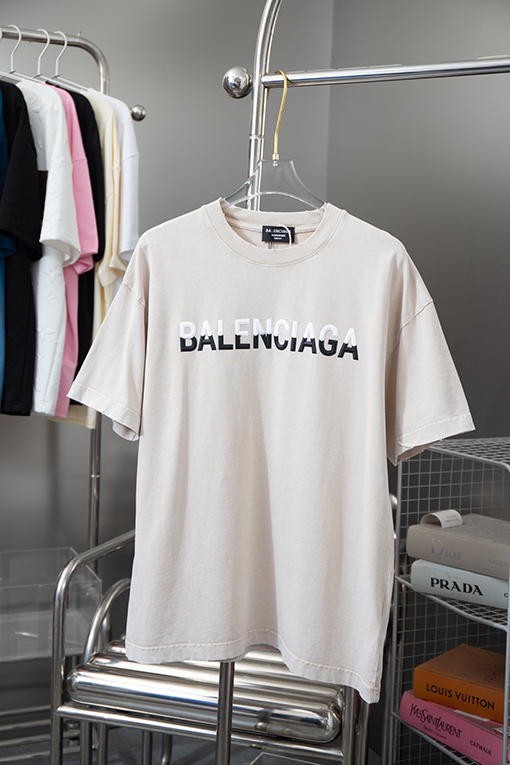 バレンシアガコピー 黒と白のコントラストロゴデザイン半袖Tシャツ