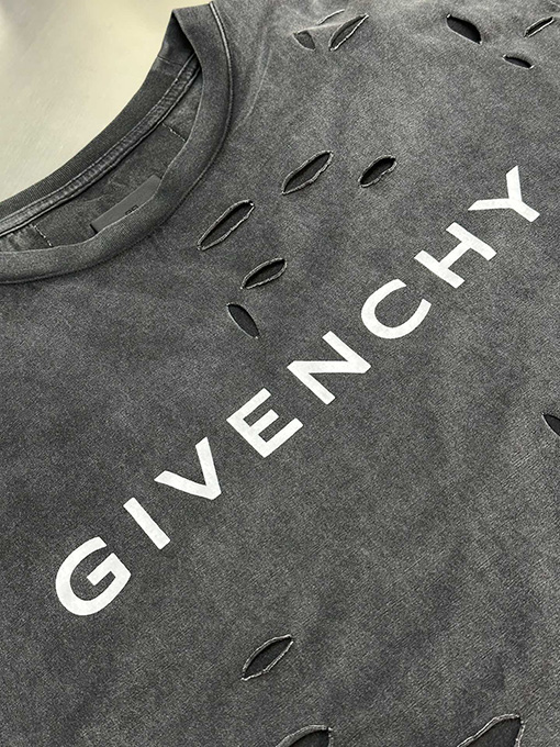 ジバンシイ 穴が開いた二重偽二枚半袖Tシャツ