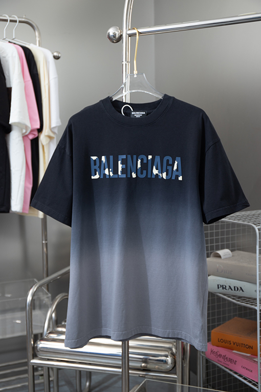 バレンシアガ   新しいクラシックロゴデザイン半袖Tシャツ