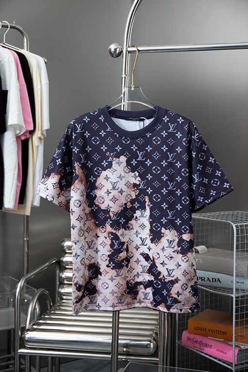ルイヴィトン モノグラムプリント半袖Tシャツ