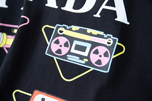 プラダ   クラシックロゴプリント半袖Tシャツ