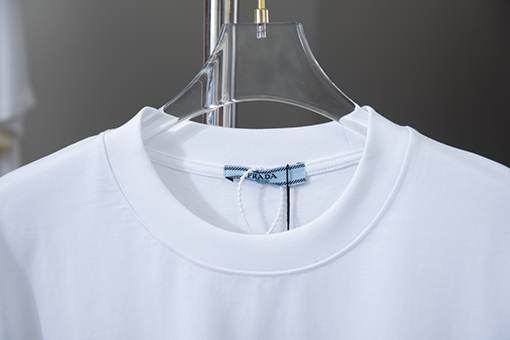 プラダ   クラシックロゴプリント半袖Tシャツ