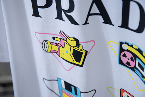 プラダ   クラシックロゴプリント半袖Tシャツ