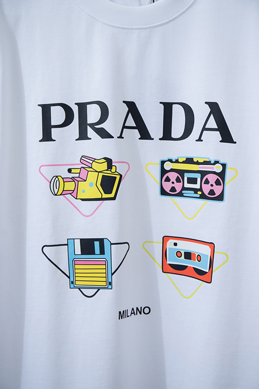 プラダ   クラシックロゴプリント半袖Tシャツ