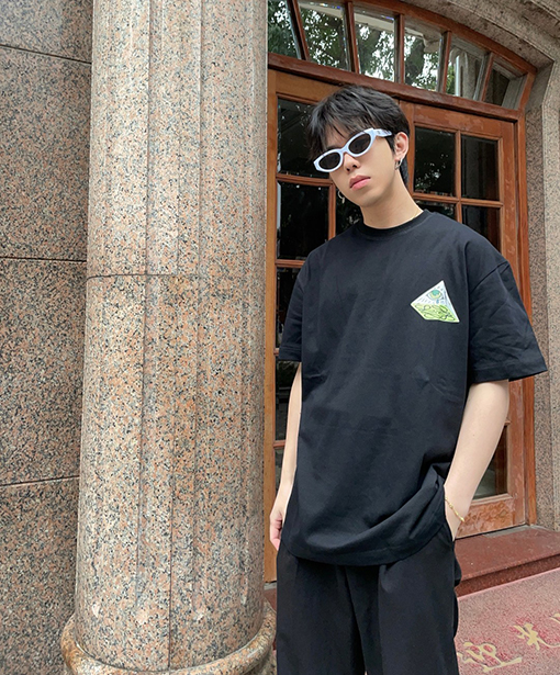 ロエベ スーパーコピー ピラミッドアイ半袖Tシャツ