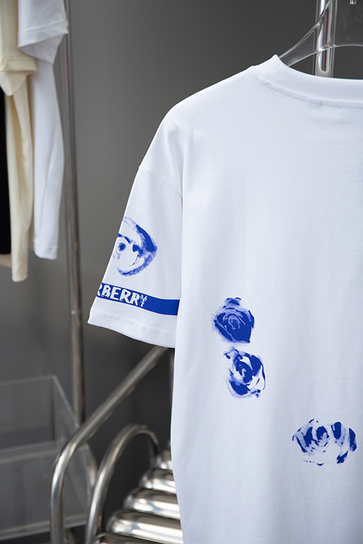 バーバリー  ブルーローズシリーズ半袖Tシャツ