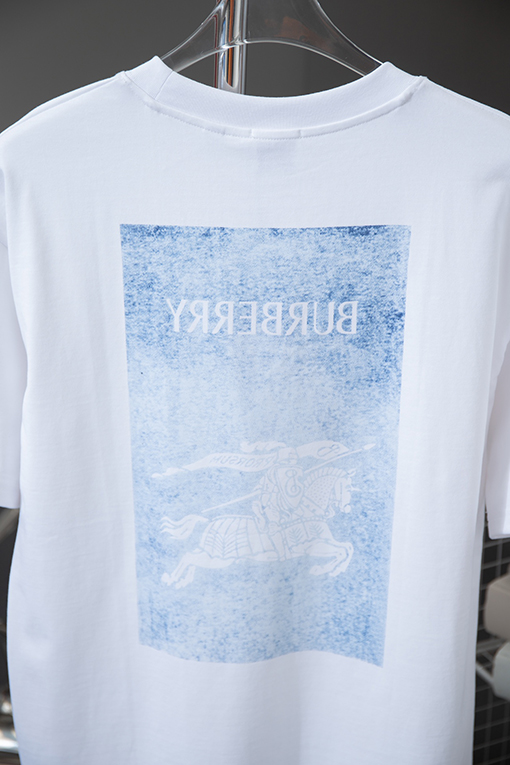 バーバリーコピー バック プリント半袖Tシャツ
