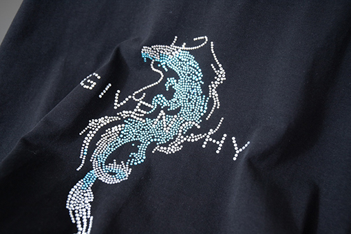 ジバンシイ  ドラゴン年ラインストーン図半袖Tシャツ