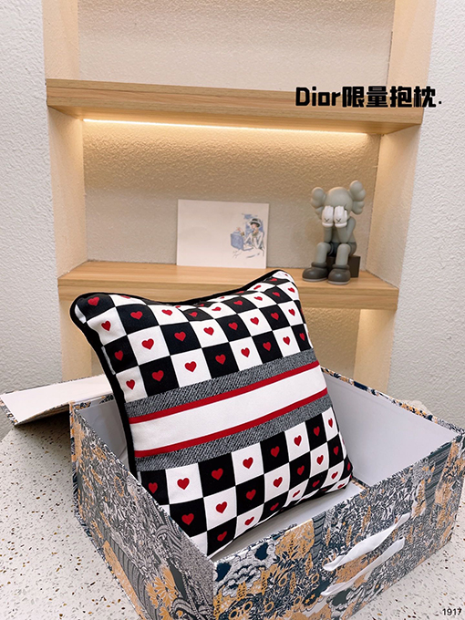 ディオール ホリデーギフトボックス柄クッション