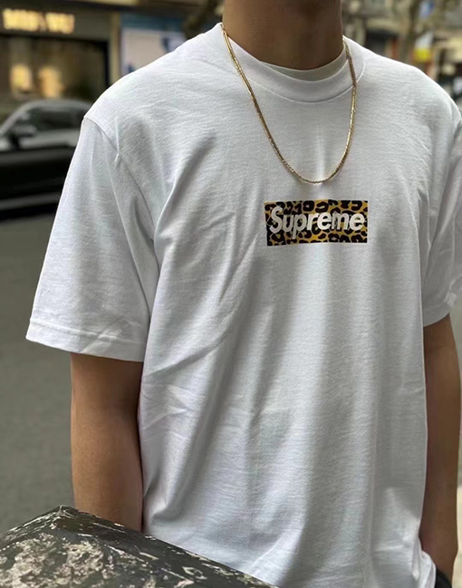 シュプリームスーパーコピー レオパード柄半袖Tシャツ
