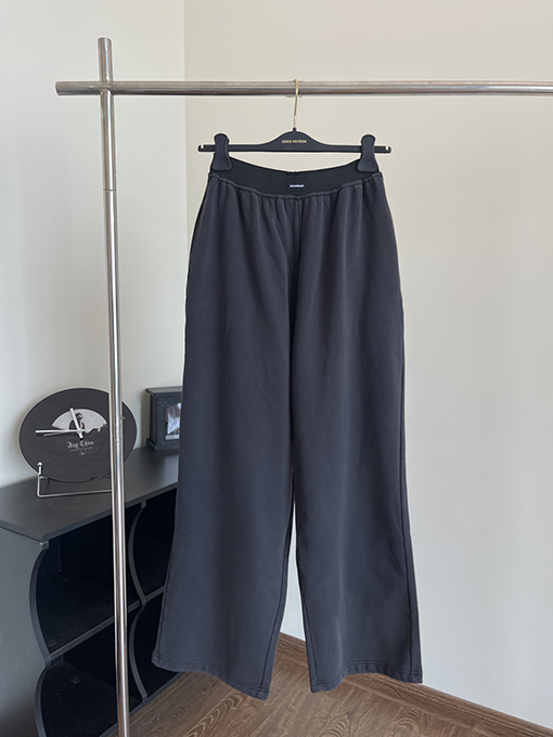 バレンシアガ  メインの水洗いパンツ