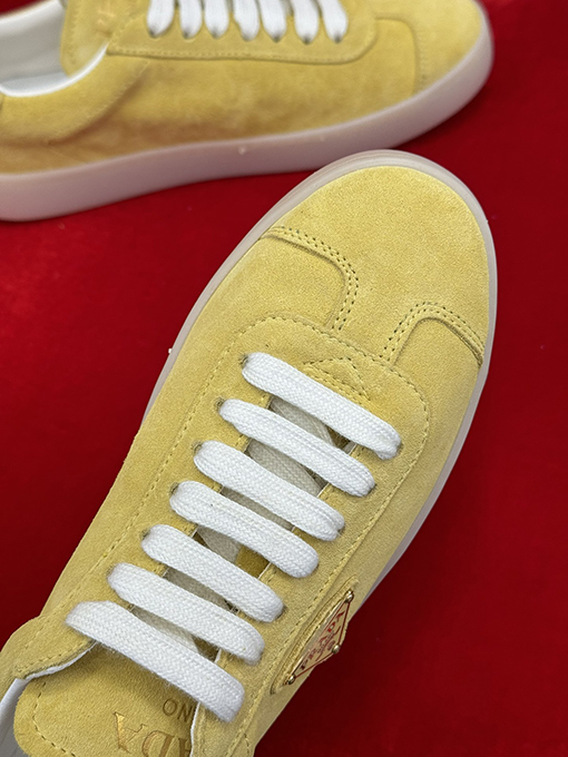 プラダ  レディース 新しいファッションビスケットのトレーニングシューズ