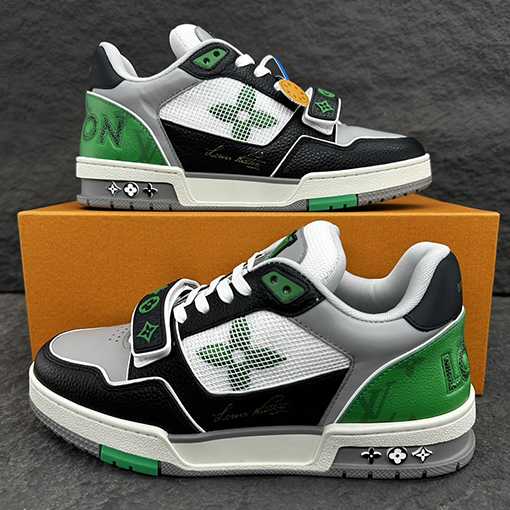 ルイヴィトン Louis V TRAINERマジックテープシリーズ新色スニーカー