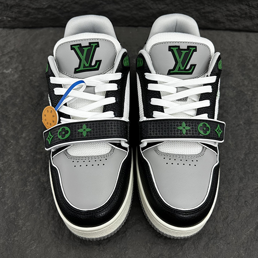 ルイヴィトン Louis V TRAINERマジックテープシリーズ新色スニーカー