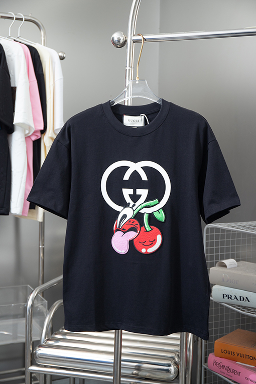 グッチ プリントステッカーと刺繍の半袖Tシャツ