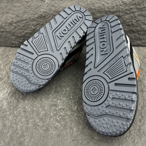 ルイヴィトン Trainer Maxi  シリーズ新色スニーカー